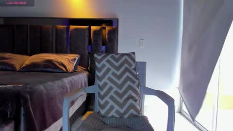 Santiago Seans online show from 09/30/25, 02:44