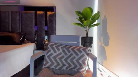 Santiago Seans online show from 10/14/25, 01:34