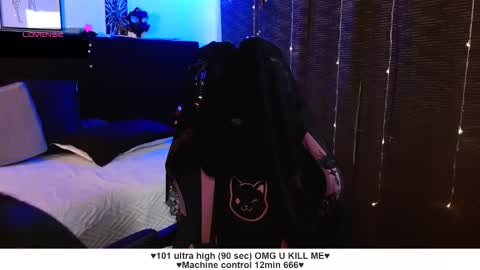 Liah Santos online show from 10/21/25, 12:28