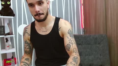 Snapshot of santti_torres chatting on 09/27/25, 04:06 Santy Torres online show from 09/27/25, 04:06