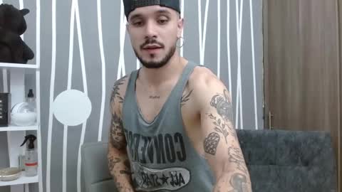 Snapshot of santti_torres chatting on 10/10/25, 03:38 Santy Torres online show from 10/10/25, 03:38