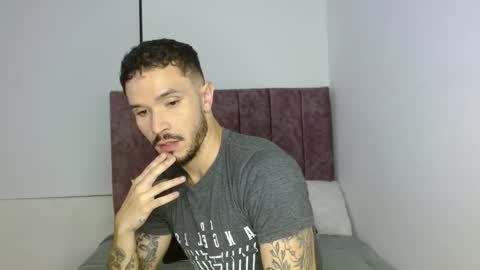 Snapshot of santti_torres chatting on 02/11/26, 03:55 Santy Torres online show from 02/11/26, 03:55