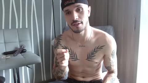 Snapshot of santti_torres chatting on 02/25/26, 02:27 Santy Torres online show from 02/25/26, 02:27