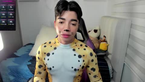 Mr. Santiago online show from 10/31/25, 01:34