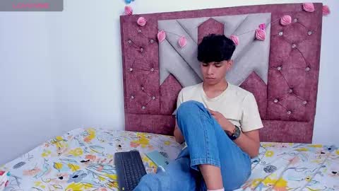 Snapshot of santy_carrington chatting on 03/12/25, 01:14 Santiago Carrington online show from 03/12/25, 01:14