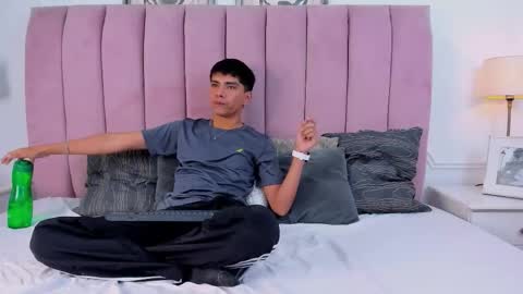 Snapshot of santy_carrington chatting on 03/09/26, 08:02 Santiago Carrington online show from 03/09/26, 08:02