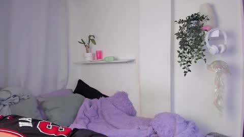 Snapshot of santy_kitty chatting on 02/14/26, 01:57 kitty online show from 02/14/26, 01:57