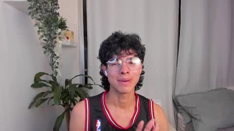 Snapshot of santy_kitty chatting on 02/19/26, 03:24 kitty online show from 02/19/26, 03:24