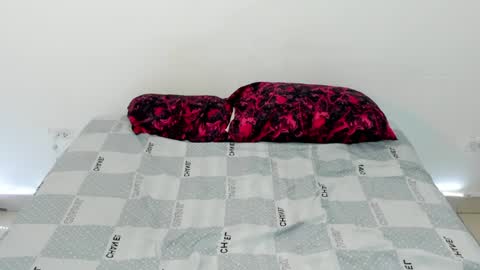 santy_of1 online show from 04/27/26, 12:58