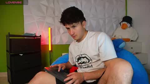 Santyago online show from 10/06/25, 07:22