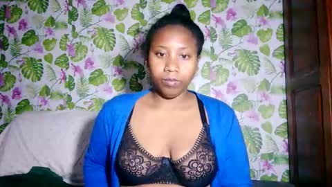 Snapshot of sanyah513 chatting on 06/10/26, 07:24 sanya online show from 06/10/26, 07:24