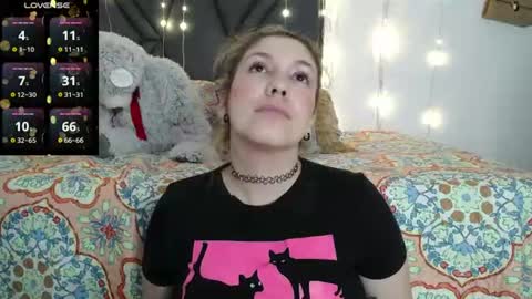 Snapshot of sanyaseraphine0 chatting on 06/11/26, 12:32 sanyaseraphine0 online show from 06/11/26, 12:32
