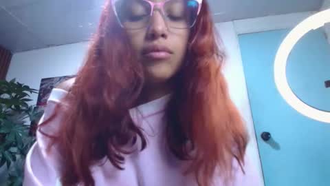 Snapshot of saphiire_ chatting on 02/06/26, 01:36 saphi online show from 02/06/26, 01:36