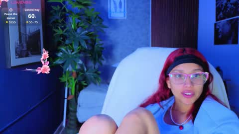 Snapshot of saphiire_ chatting on 03/09/26, 12:09 saphi online show from 03/09/26, 12:09