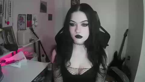 Snapshot of saphirerose1 chatting on 10/10/25, 10:31 Sapphire online show from 10/10/25, 10:31