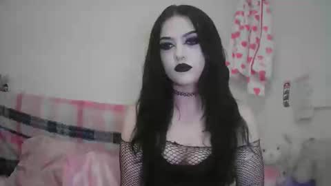 Snapshot of saphirerose1 chatting on 11/06/25, 11:04 Sapphire online show from 11/06/25, 11:04