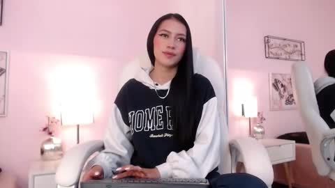 Sara online show from 11/06/25, 04:13