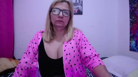 sara online show from 02/15/25, 03:39