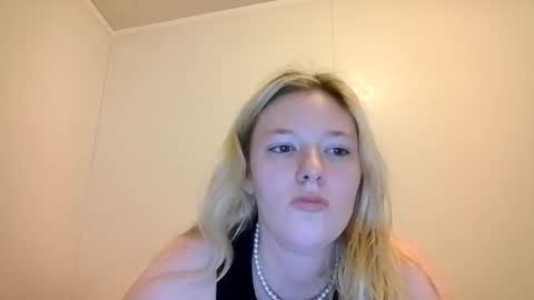 sara9920 online show from 04/24/26, 12:02