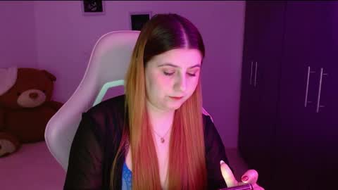 Snapshot of sara_160 chatting on 04/25/26, 01:25 sara_160 online show from 04/25/26, 01:25