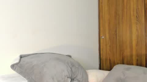 Snapshot of sara_699 chatting on 12/18/24, 10:40 Sara online show from 12/18/24, 10:40