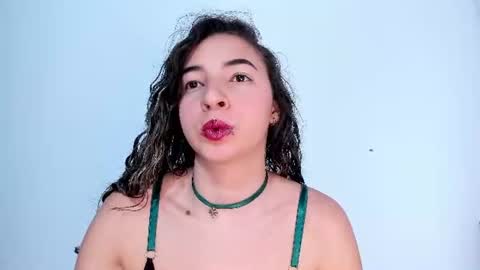 Sara online show from 06/24/26, 12:04