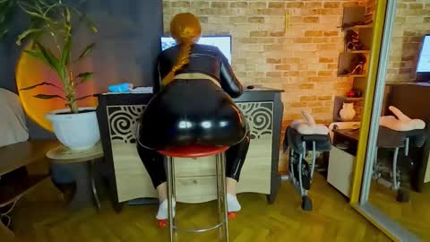 Snapshot of sara__foxy chatting on 02/01/26, 02:10 sara foxy online show from 02/01/26, 02:10