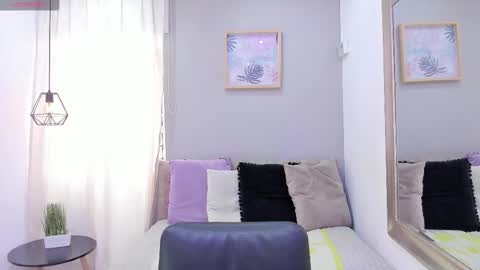 Snapshot of sara__michell chatting on 10/23/25, 12:04 online show from 10/23/25, 12:04