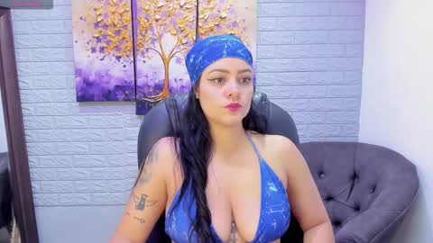 Snapshot of sara__michell chatting on 11/24/25, 11:54 online show from 11/24/25, 11:54