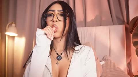 Sara  online show from 05/08/26, 02:28