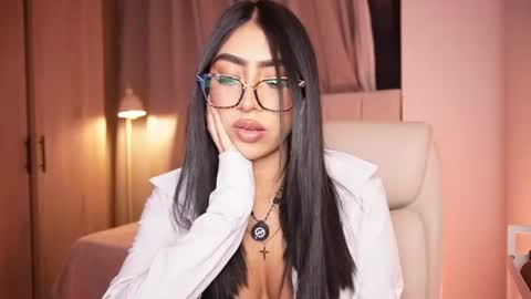 Sara  online show from 06/25/26, 01:05