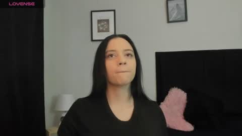 sara_b11 online show from 06/19/26, 06:01