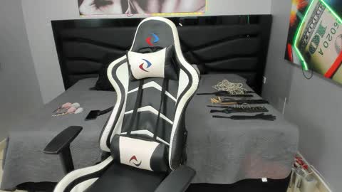 Snapshot of sara_bdsm chatting on 11/02/25, 02:30 sara_bdsm online show from 11/02/25, 02:30