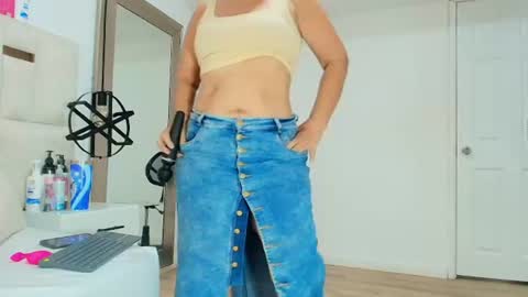 sara online show from 06/26/26, 08:02
