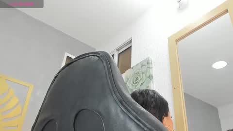 Sara online show from 12/31/24, 12:15