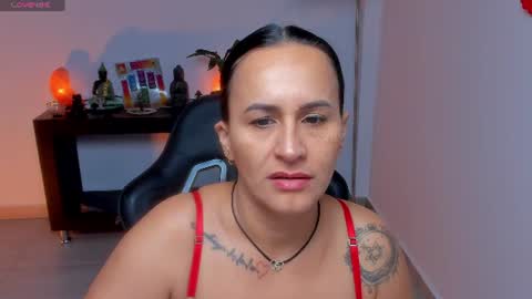 Snapshot of sara_charmy chatting on 07/04/26, 10:54 online show from 07/04/26, 10:54