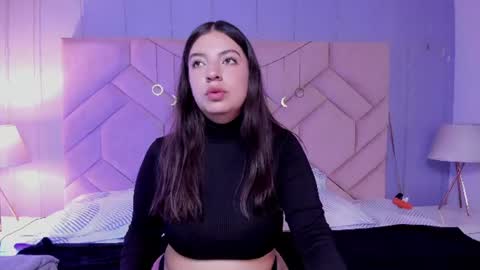 Snapshot of sara_deen chatting on 06/26/26, 11:47 Sara online show from 06/26/26, 11:47