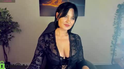 Snapshot of sara_devills chatting on 03/21/26, 09:14 Sara online show from 03/21/26, 09:14