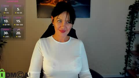 Snapshot of sara_devills chatting on 04/05/26, 09:06 Sara online show from 04/05/26, 09:06