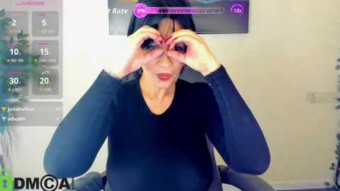 Snapshot of sara_devills chatting on 04/30/26, 09:37 Sara online show from 04/30/26, 09:37