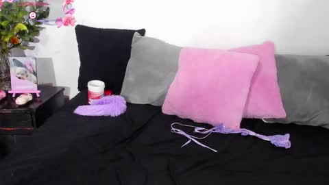 Snapshot of sara_gonz chatting on 01/16/26, 12:58 sara gonzalez online show from 01/16/26, 12:58