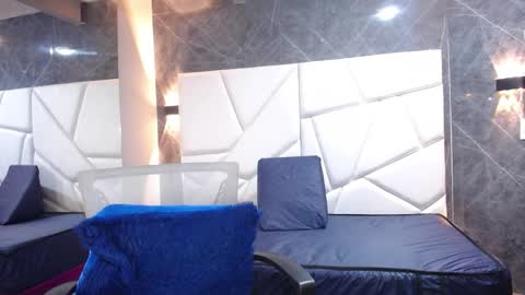 Snapshot of sara_hoffman_4 chatting on 03/26/26, 11:27 Sara online show from 03/26/26, 11:27