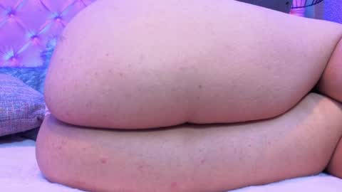 Snapshot of sara_horney_ chatting on 05/27/26, 04:53 sara online show from 05/27/26, 04:53