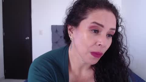 Snapshot of sara_hot46 chatting on 12/18/24, 02:06 Sara hot46 online show from 12/18/24, 02:06