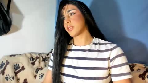 Snapshot of sara_hunter12 chatting on 11/25/25, 06:46 sara_hunter12 online show from 11/25/25, 06:46