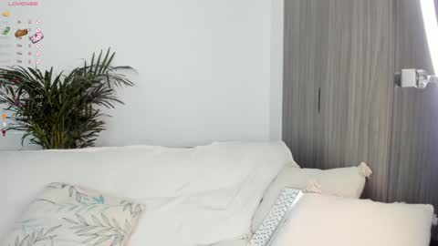 Sara  new account  give me thomb up  Follow me   help me reach 15k followers again   online show from 12/23/24, 02:24