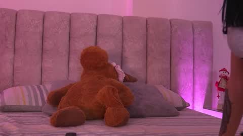 sara_lopee1 online show from 12/14/25, 11:59