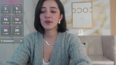 Snapshot of sara_lopez_s chatting on 10/23/25, 01:43 Sara online show from 10/23/25, 01:43