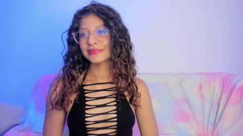 Sara  online show from 11/01/25, 08:11