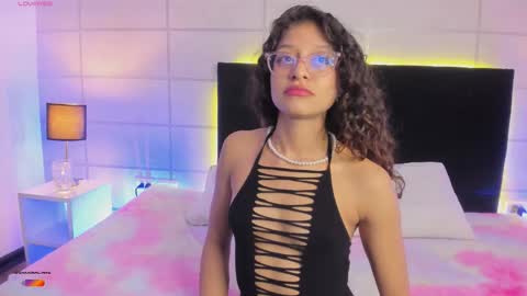 Snapshot of sara_mac_ chatting on 01/15/26, 08:45 Sara online show from 01/15/26, 08:45